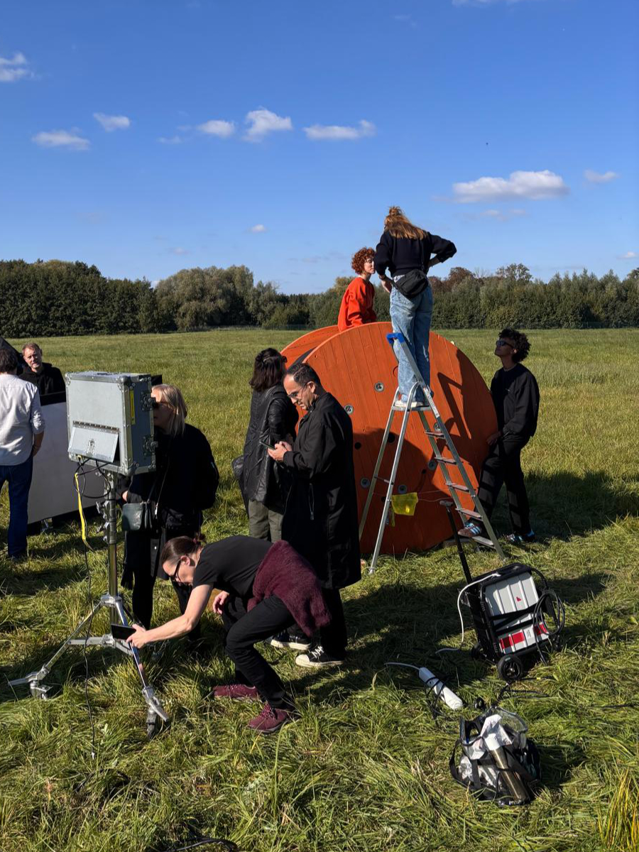 Behind the scenes 3